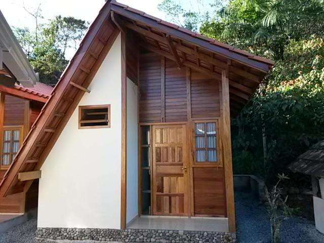 Pousada Chales Do Atlantico Sc Itapoa  Exterior photo
